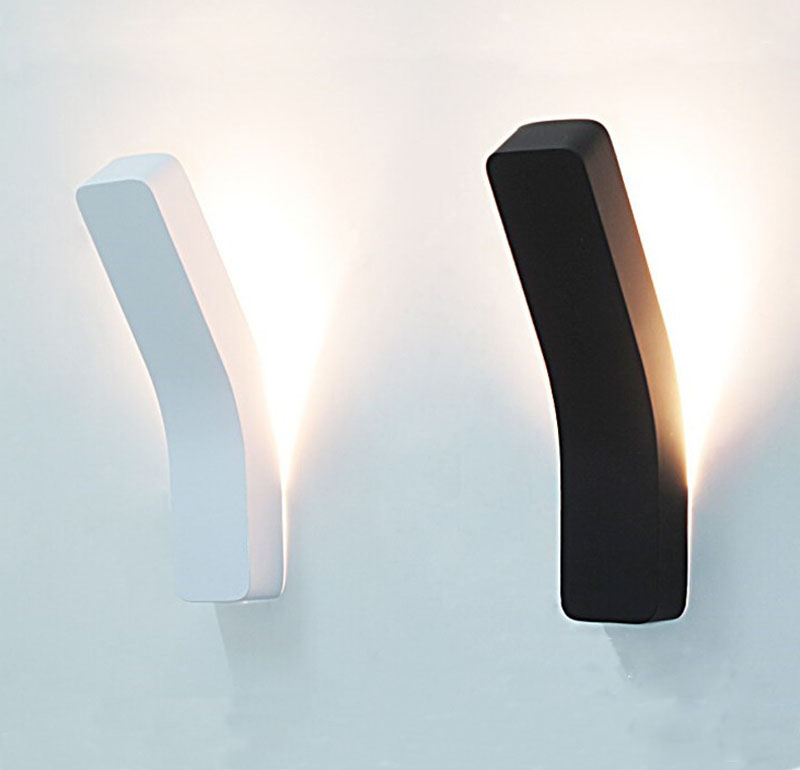 3W Warm white LED wall lamp with curved strip design for bedside use, 85-260V input