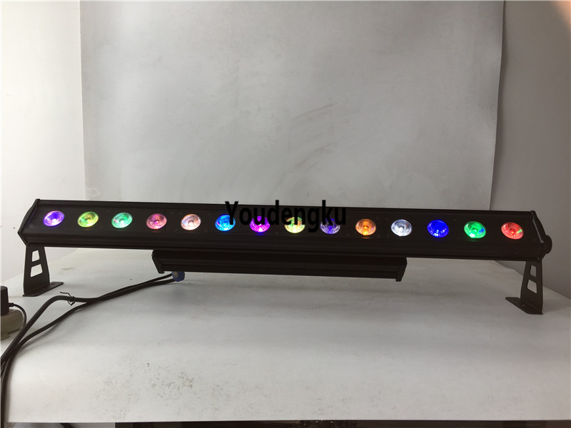 4 pieces of 14x15W RGBWA 5-in-1 floodlight wall washers with IP65 waterproof rating, pixel-controlled 1M LED linear facade lighting
