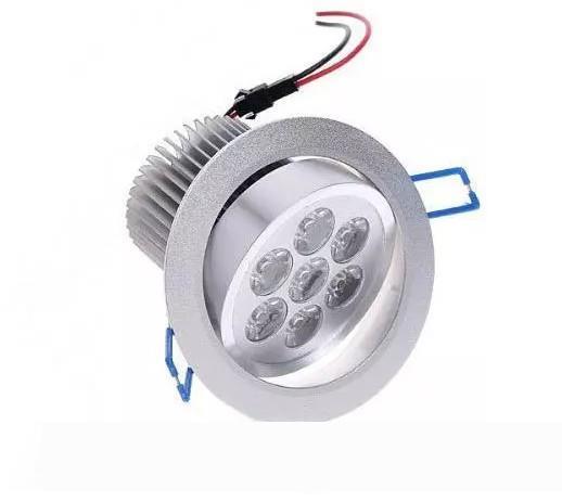 7W dimmable LED ceiling spot light with warm white illumination, suitable for 110V-220V indoor use in supermarkets and bathrooms, CE and FCC certified