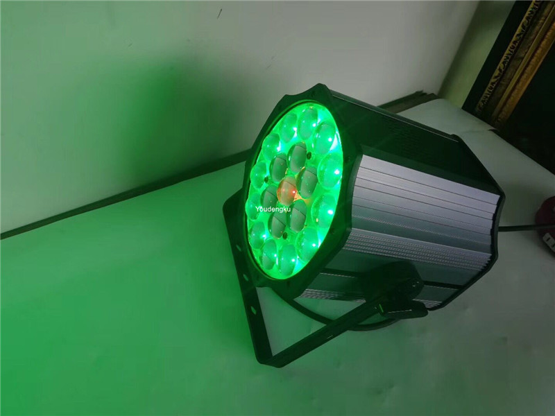 8 RGBW zoom par lights with 19x12W 4-in-1 indoor LED stage lighting and DMX control