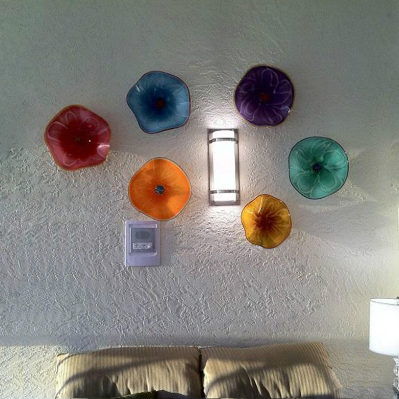 Abstract Plate Arts for Saloon Italian Murano Glass Lamps Flower Light Home Decor Colored Hanging Plates Wall Art

Decorative Murano glass plate art featuring floral designs for saloon lighting and home wall decor