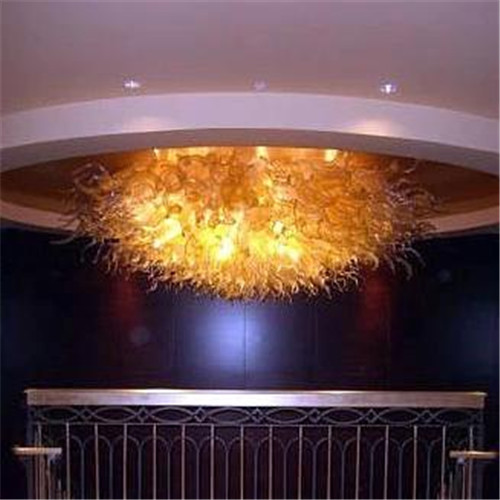 CE/UL certified elegant gold pendant ceiling lights featuring Murano glass art, ideal for high-ceiling homes
