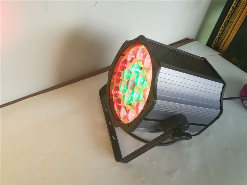 China DJ PAR indoor LED 6-in-1 RGBWA UV zoomable PAR light with 19x18W output
