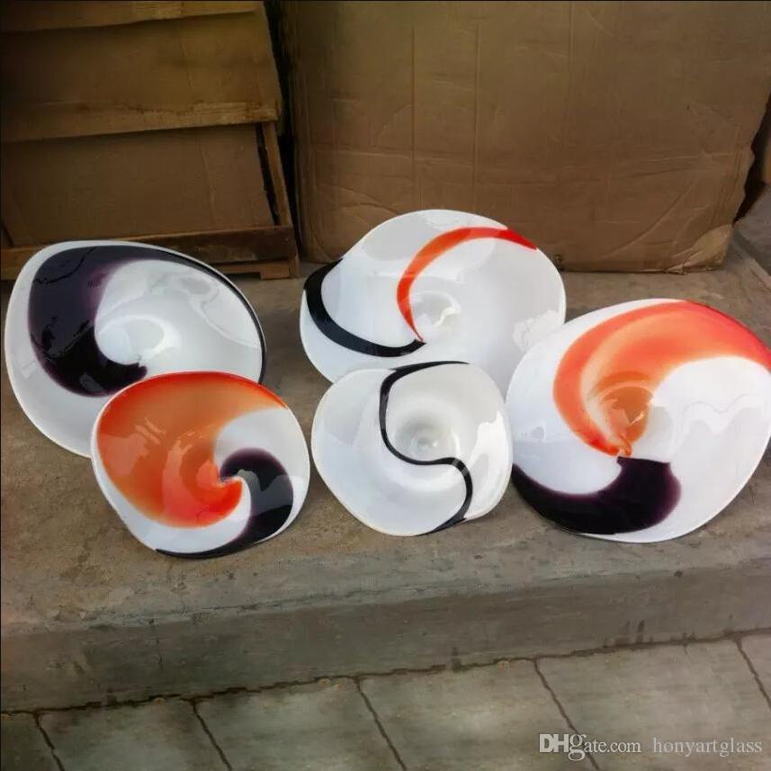 China Round Colored Hand Blown Glass Plates for Wall Lamp Hotel Decor 100% Mouth Blow Handcrafts Hanging Lighting Fixture

Handcrafted round colored glass plates from China, mouth-blown for wall lamps and hotel decor, serving as hanging light fixtures