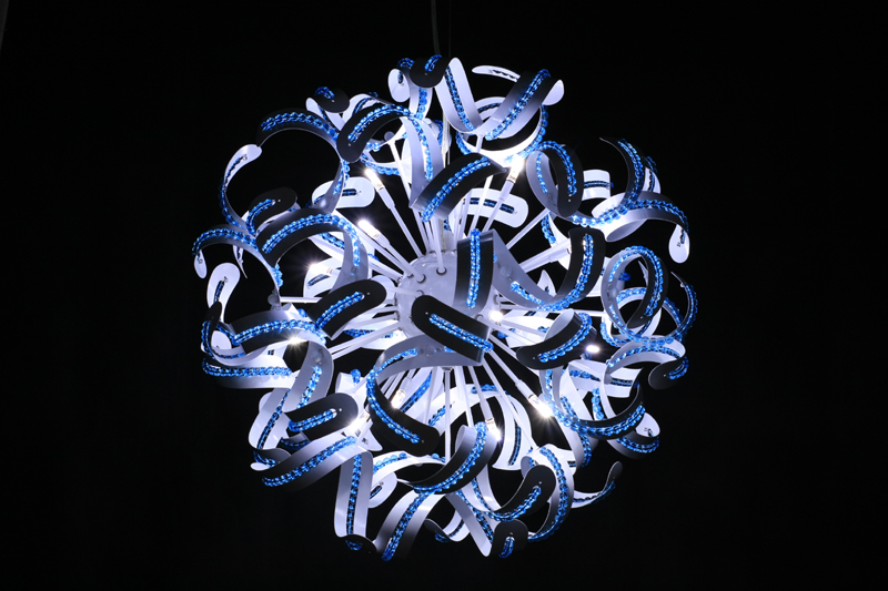 crystal chandelier Pure white ball snowball 550 mm Iron and steel diameter Sky blue crystal

Elegant crystal chandelier featuring a pure white snowball design, 550 mm in diameter, crafted from iron...