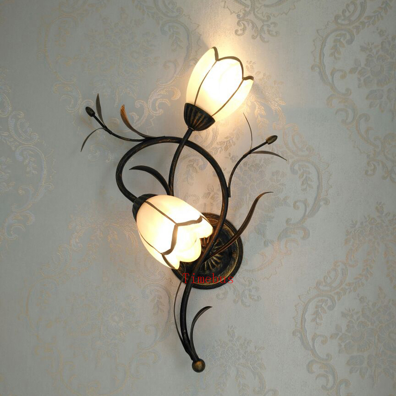 European rustic wall lanterns for village-style dining rooms, restaurants, iron art bedroom lamps, and vintage hotel staircase lighting