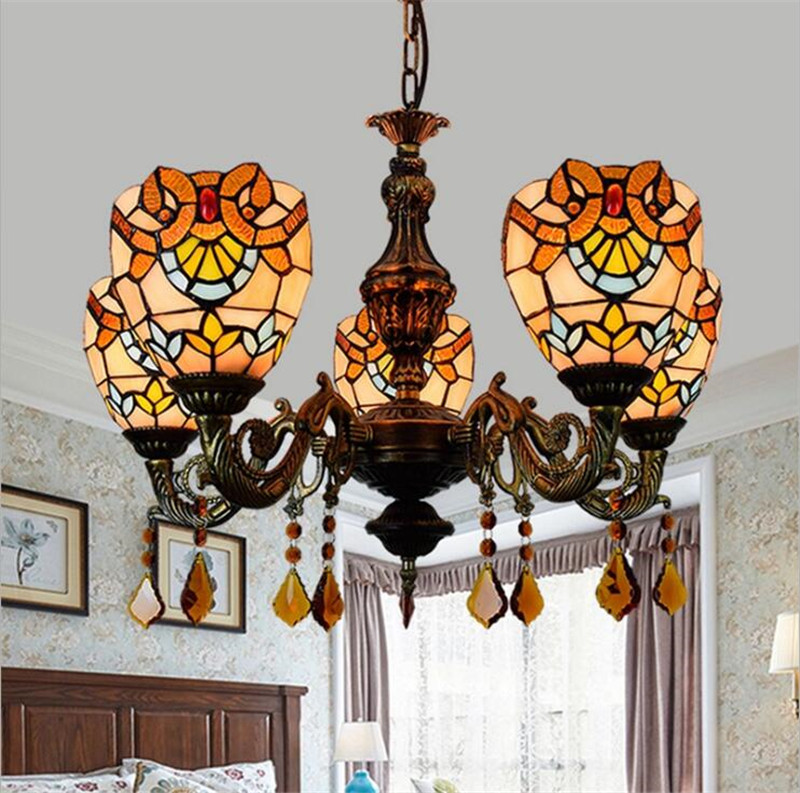 European vintage-inspired warm-toned Tiffany stained glass chandelier for living rooms and bars with baroque style