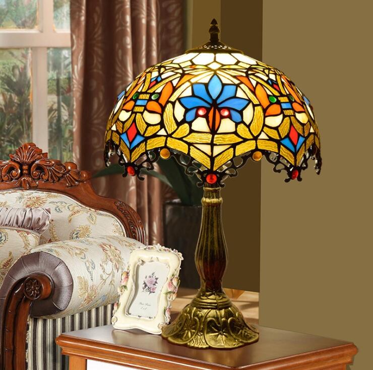 European-style stained glass table lamp with a classic rose design, perfect for retro kids' rooms, living spaces, bedrooms, or as a bedside fairy light