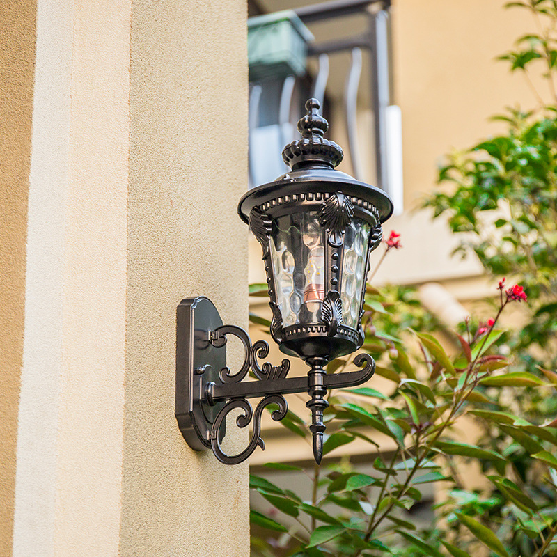 European-style vintage LED wall lamp for pubs, villas, homes, outdoor waterproof decorative lighting in corridors and courtyards