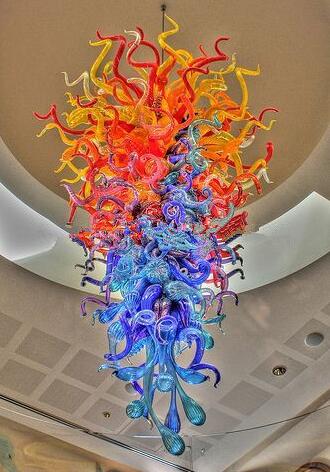 Fashionable large modern chandeliers featuring hand-blown glass and LED lighting from a Chinese supplier
