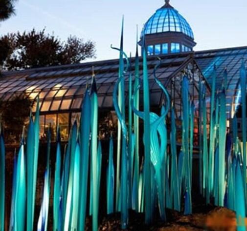 Handcrafted luxury Murano glass reeds for elegant garden art and decor, available in custom sizes of 90cm, 120cm, and 150cm