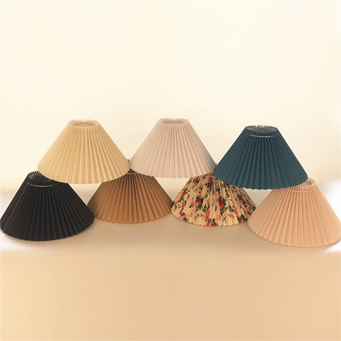 High-quality pleated table and floor lamp shades for E27 bulbs, perfect for bedroom decor
