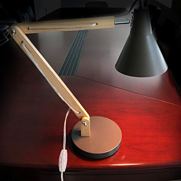 Hot sale Alightup Classical Mini Fashion Frosted Metal Lampshade and Wooden Bracket Texture Study Table Lamp with Light Source US Plug