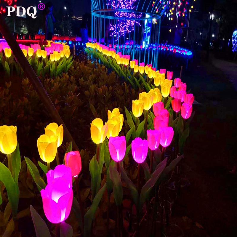 Lawn Lamps Solar Light Rose Tulip Sunflower Lily Garden Flower Waterproof Decorative Lamp 600AMH Power Night Lights Wedding LED

Waterproof solar lawn lights featuring rose, tulip, sunflower, and lily designs with 600AMH battery for garden decoration and wedding LED night lighting