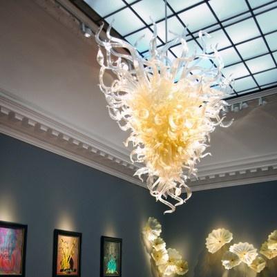 Lovely decorative crystal chandeliers and pendant lights in modern style with hand-blown glass craftsmanship