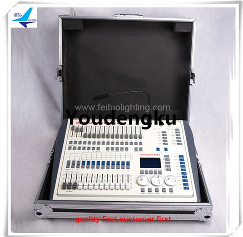 Mini Pearl 1024 DXM lighting controller with protective flight case