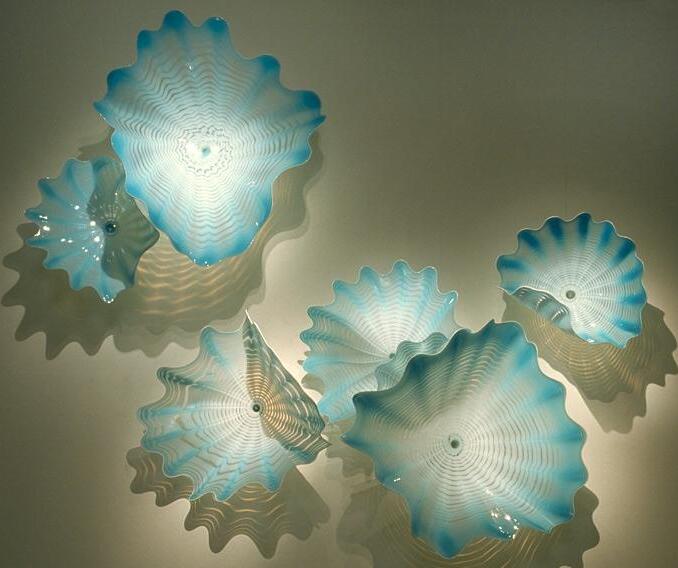 Modern European-style handcrafted colorful blown glass decorative plates for home and hotel walls
