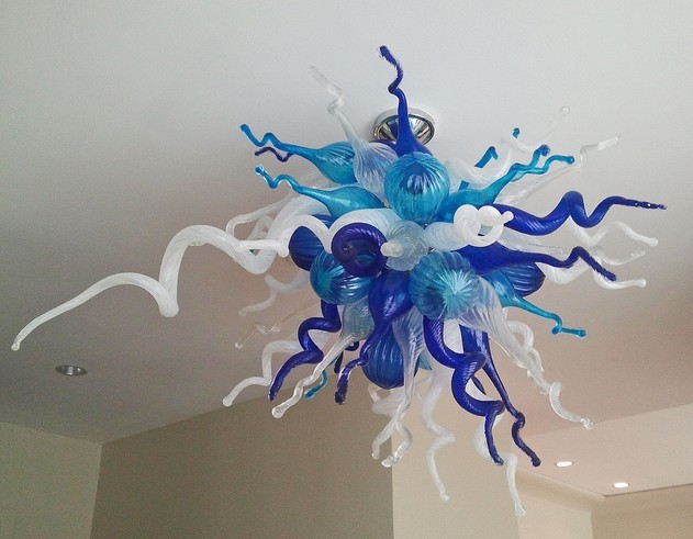 Modern floral-inspired ceiling chandelier featuring handcrafted Murano-style glass