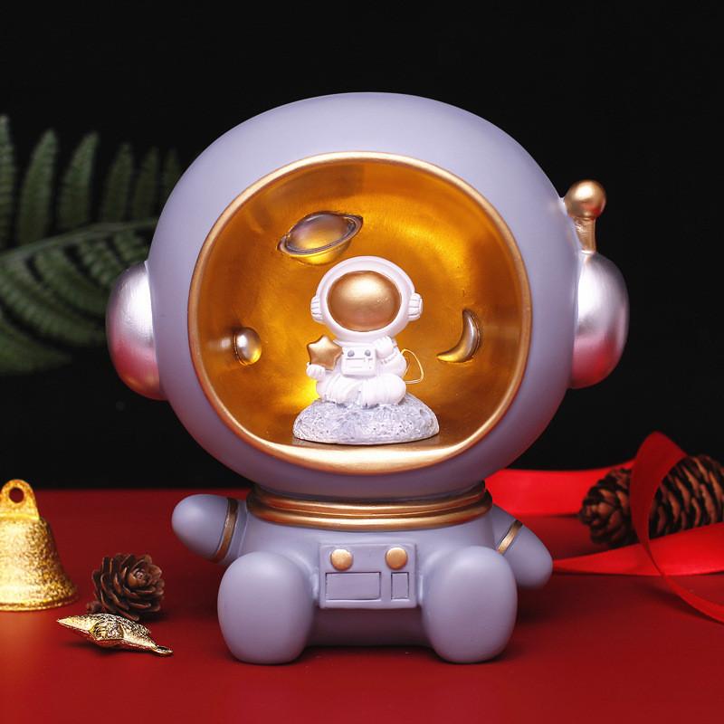Night Lights Cute LED Cartoon Spaceman Astronaut Gift Lamp Creative Light For Children's Bedroom Decoration Desk Lamps