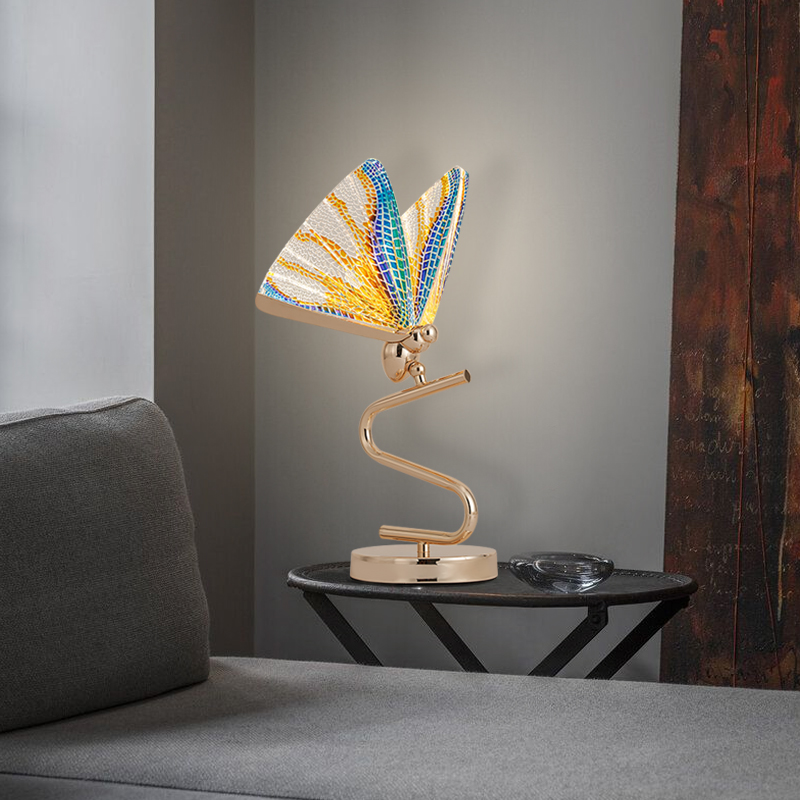 Postmodern LED table lamp for bedroom, creative vintage desk lighting in living room or study