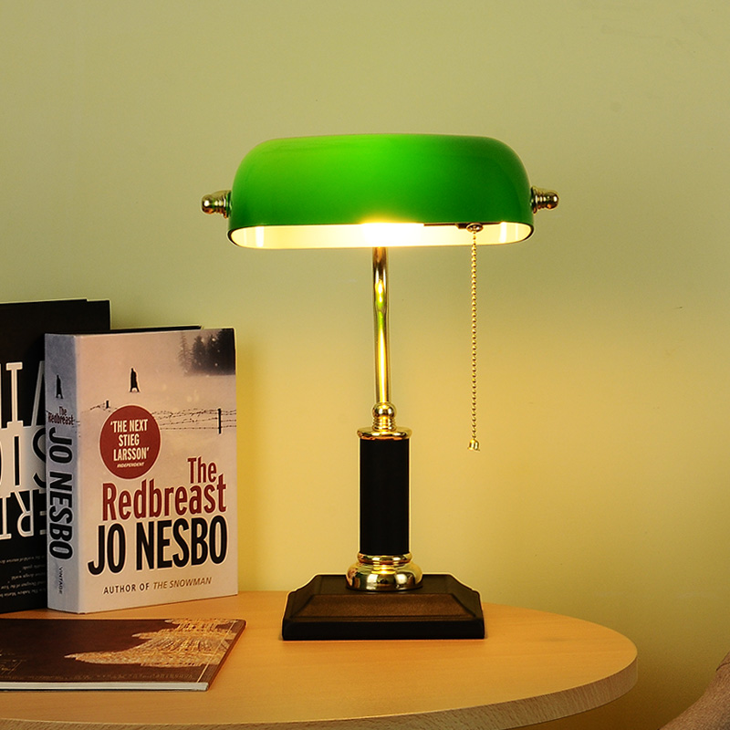 Retro-style green vintage desk lamp with pull chain for bedroom or office lighting