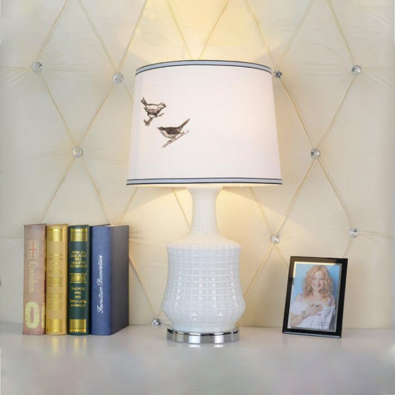 Simple hand-drawn bird desk lamp for bedroom, study, or hotel room, featuring American country style with glass table lamp design LR013