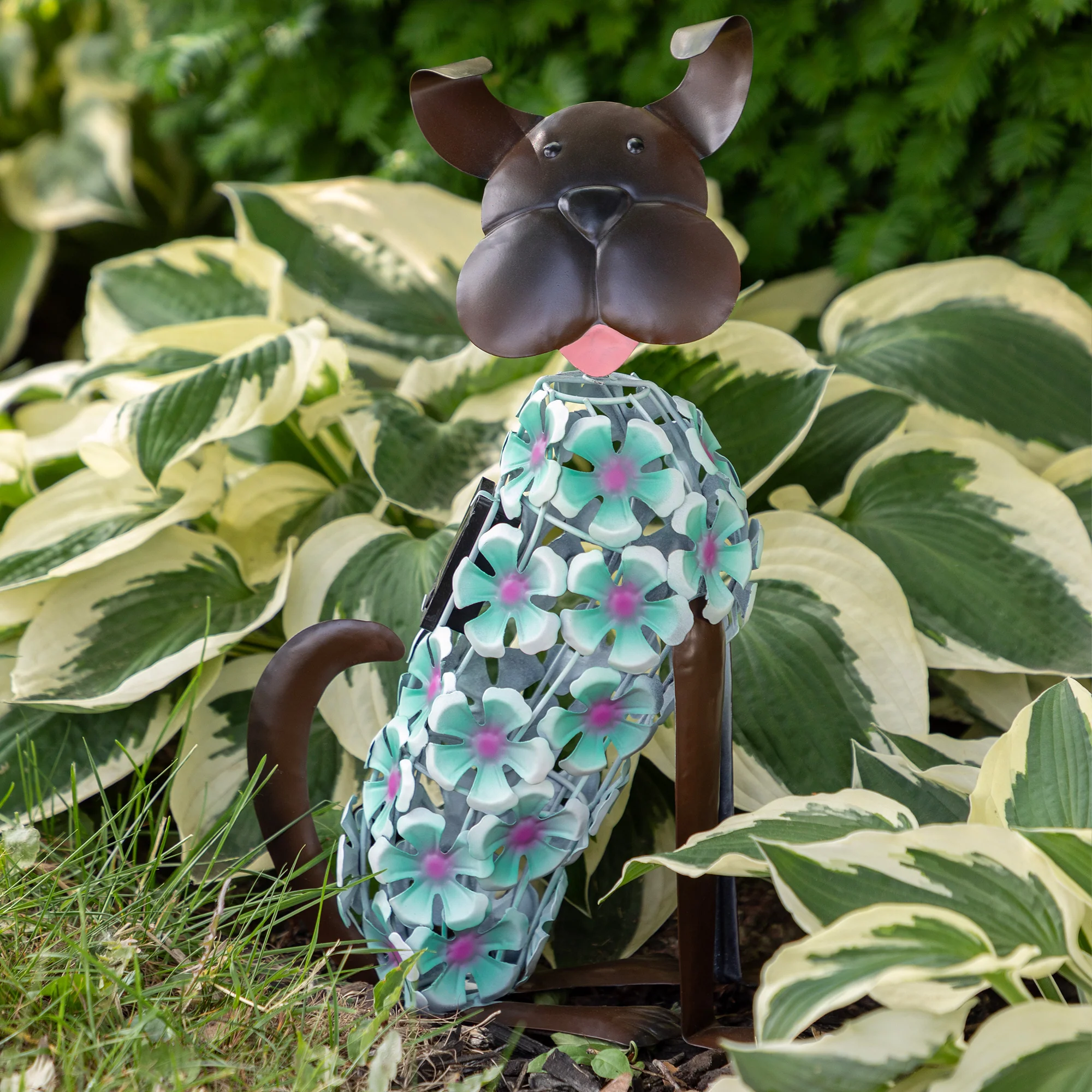 Solar-powered outdoor pet flower lights shaped like dogs