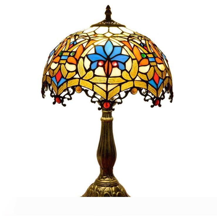 Tiffany-style table lamp with stained glass and baroque floral design for living spaces, E27 socket