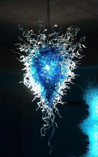 Top Design Lamps Oversize Modern Blue Colored Chandeliers Hand Blown Murano Glass LED Pendant Light Italian Style Chandelier Hotel Lighting

Oversized modern blue Murano glass LED chandeliers in Italian style, handcrafted for hotel lighting