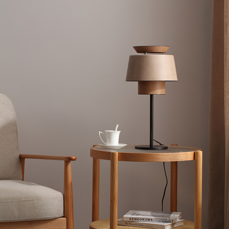 Vintage-inspired LED desk lamp with energy-saving features