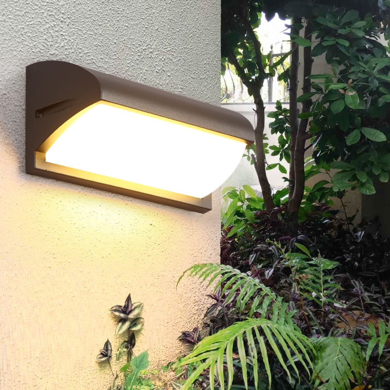Waterproof outdoor wall lamp for garden and home, rust-resistant exterior lighting sconce