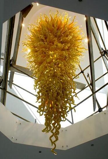 Wholesale large hotel chandeliers in yellow, featuring hand-blown glass pendant lights with LED for wedding decor